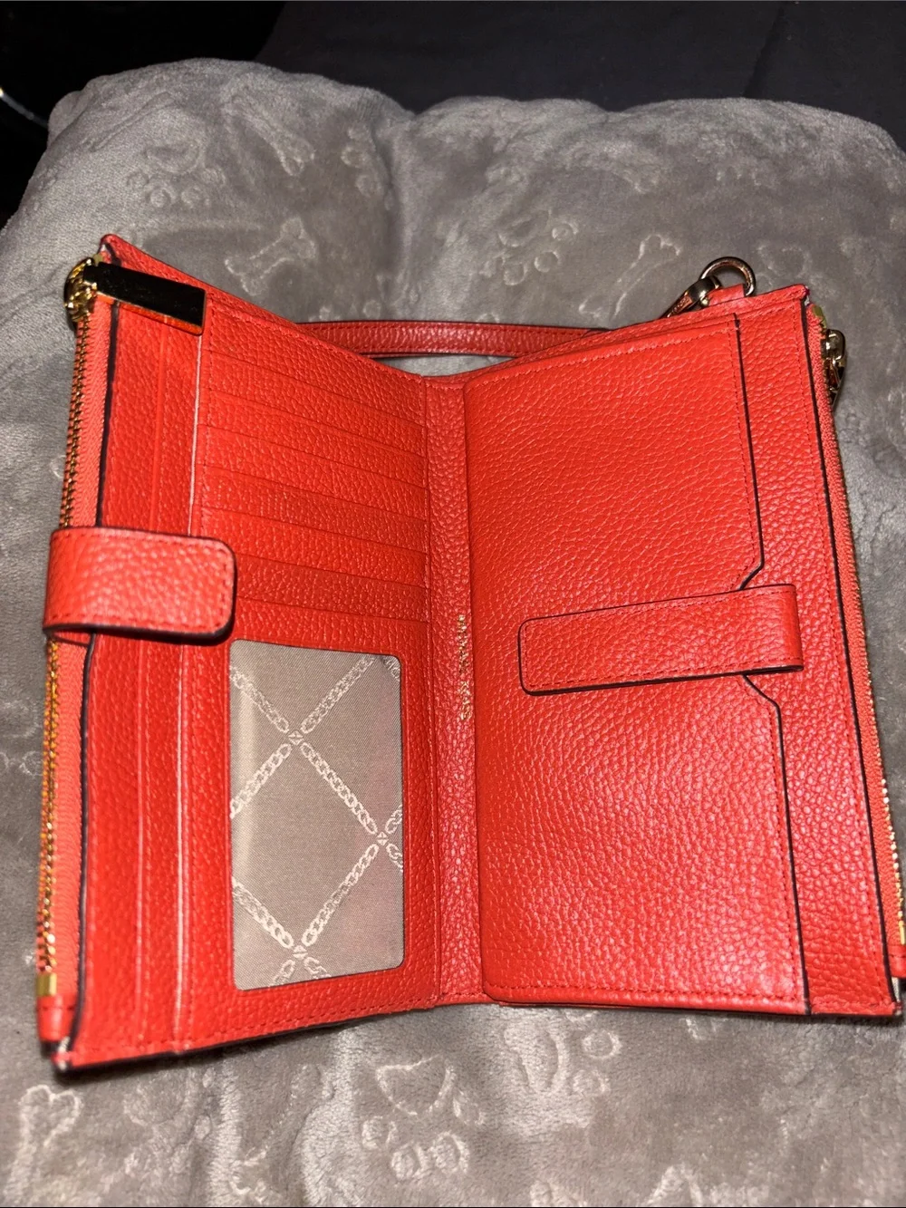 Michael Kors compact pebbled